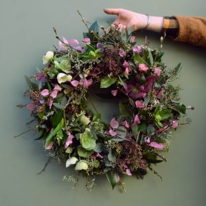 Photo showing a sample of a spring door wreath